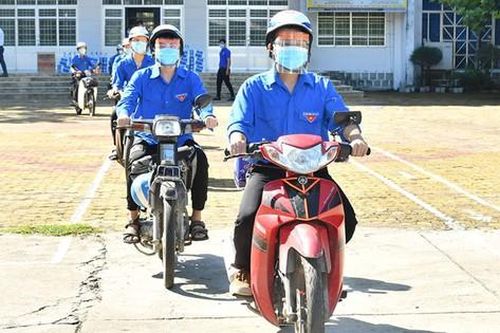 Từ hôm nay người dân vùng dịch TP Tuy Hòa có thể gọi shipper áo xanh hỗ trợ