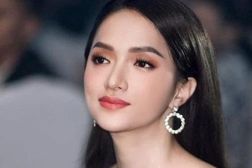 Quản lý lên tiếng trước clip ghi âm thô tục được cho là của Hương Giang Idol