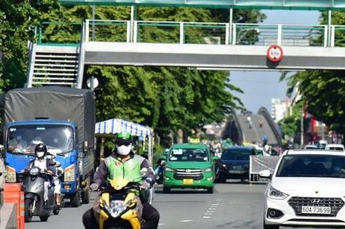 Nhiều shipper dương tính khi test nhanh COVID-19