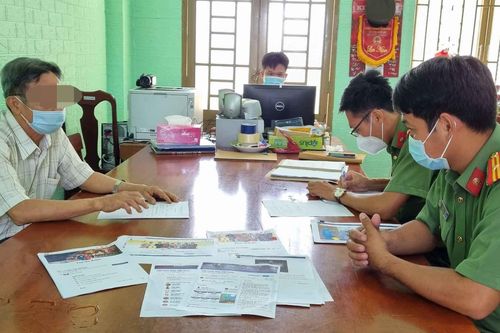 Hai người bình luận thông tin sai về dịch Covid-19 bị công an mời làm việc