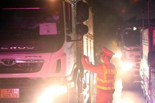 Hà Nội siết chặt kiểm soát người, phương tiện ra, vào thành phố dịp nghỉ lễ 2/9