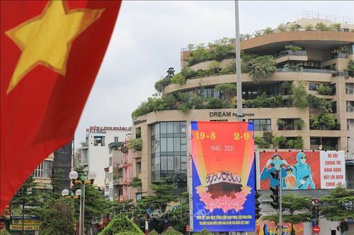 Báo chí Lào ấn tượng về chặng đường phát triển của Việt Nam