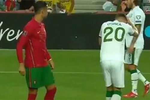 Ronaldo thoát thẻ đỏ dù tát cầu thủ đối phương