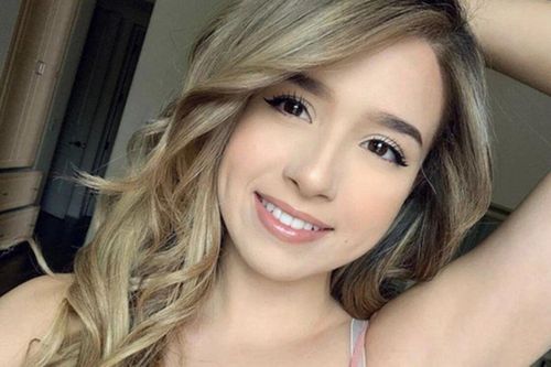 Nữ streamer nổi tiếng nhất thế giới mà không cần khoe ảnh 'mát mẻ'