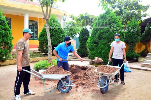 Bài 2: Giáo viên vượt khó, tự tay xây trường
