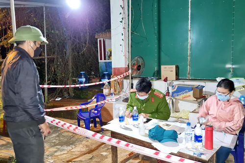 Pleiku: Phát hiện xe tải cố tình chở người trong thùng xe