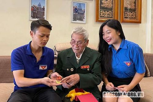 Vẹn nguyên kỷ niệm về Tết Độc lập đầu tiên