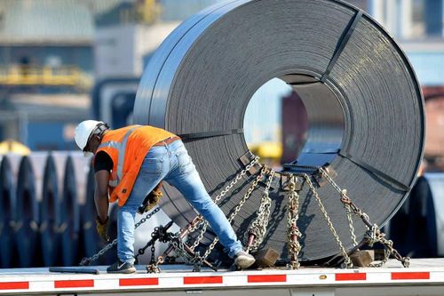 Hoa Kỳ: Giá thép cuộn cán nóng tiếp tục lập kỷ lục mới