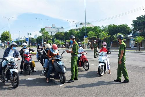 Bí thư Đà Nẵng: 'Chúng ta phải theo tinh thần sống chung với dịch'