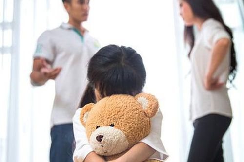 Chỉ mong bố mẹ ly hôn thật nhanh