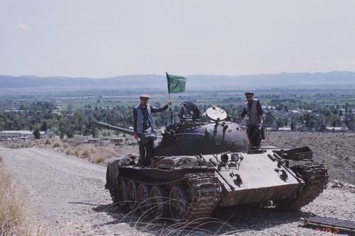'Lão tướng' T-54 được phe kháng chiến sử dụng để nã đạn vào Taliban