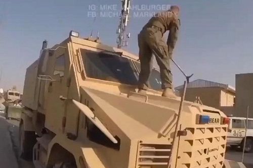 Cận cảnh quân đội Mỹ phá bỏ vũ khí ở Afghanistan