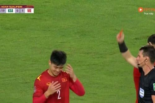 Bí ẩn 2 thẻ vàng của Duy Mạnh trong 3 phút, AFC giải thích ra sao?