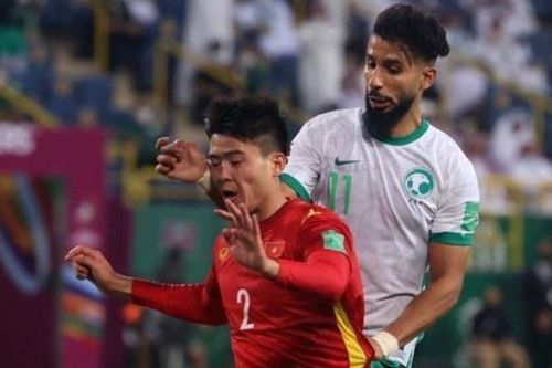 Báo Tây Á: 'Thẻ đỏ của Duy Mạnh tạo bước ngoặt cho Saudi Arabia'