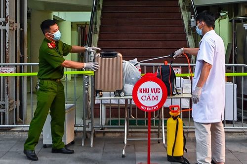 Hà Nội phong tỏa khu vực có 4.000 người vì F0 bán đồ ăn