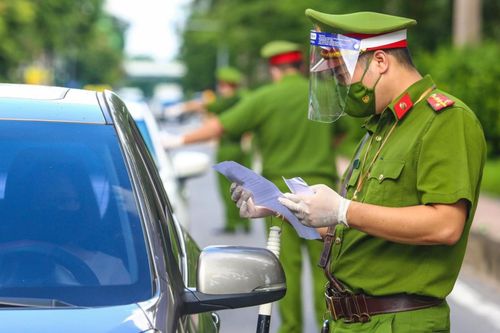 Công an Hà Nội đề xuất 6 nhóm được cấp giấy đi đường