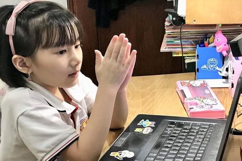 Giải pháp giúp học sinh lớp 1 học online hào hứng và chất lượng
