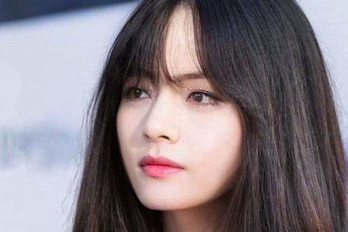 Chết cười cảnh V BTS giả gái để lừa HYBE
