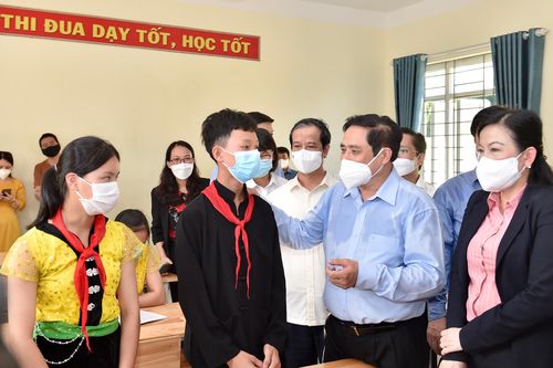 Cần tiếp tục chăm lo tốt hơn để đáp ứng nhu cầu học tập của con em đồng bào các dân tộc