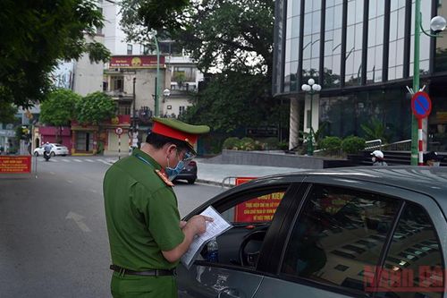 Hà Nội siết chặt hơn nữa việc thực hiện giãn cách xã hội tại khu vực nội đô