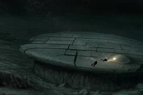 Lặn xuống đáy biển, giật mình phát hiện UFO 'nằm vùng' dưới dại dương?