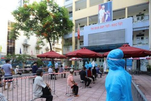 Hà Nội: Thêm 13 ca dương tính, 'ổ dịch' Thanh Xuân Trung có 422 ca