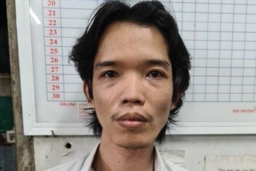 Tạm giữ hình sự đối tượng tấn công tổ lấy mẫu xét nghiệm