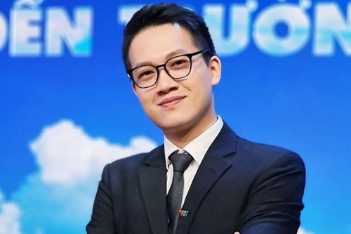 Nam MC VTV chỉ trích trọng tài 'điên à' sau quyết định xử phạt Duy Mạnh