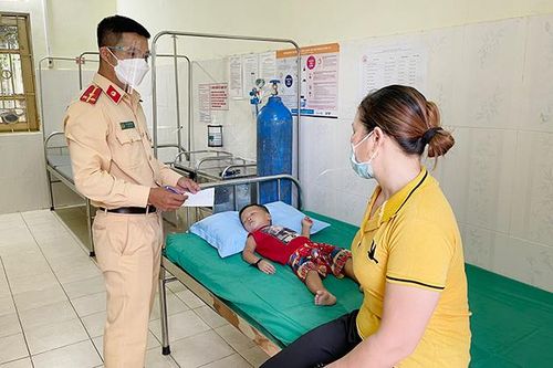 Hỗ trợ cứu cháu bé bị đuối nước