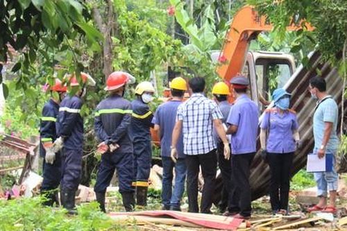 Vụ nổ sập nhà, 2 vợ chồng tử vong: Phát hiện nhiều kíp nổ, thuốc nổ
