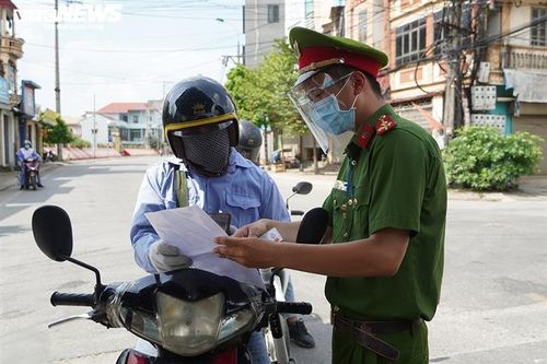 Công an Hà Nội sẽ cấp, kiểm tra giấy đi đường có QR Code