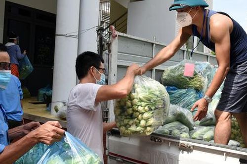 Không để người dân thiếu thực phẩm trong thời gian giãn cách, xử lý nghiêm trường hợp vi phạm