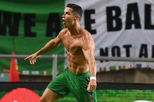 Ronaldo liên tiếp đón tin vui, bị cách ly bao lâu khi trở lại Man United?