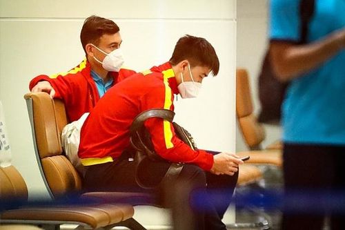 Duy Mạnh, Văn Lâm lặng lẽ trong ngày tuyển Việt Nam về nước
