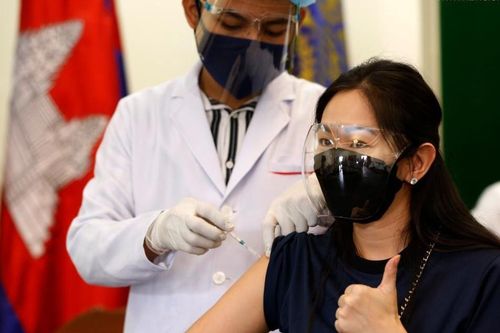 Campuchia 'hái trái ngọt' sau những tháng phong tỏa và phủ vaccine