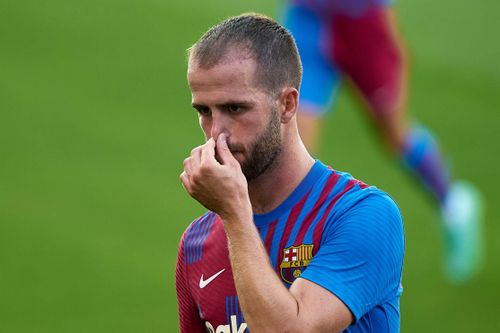 Pjanic chỉ trích Koeman sau khi bị Barca đẩy đi