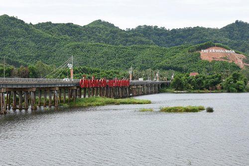 Hai cha con tử nạn khi bắt cá trên sông Lại Giang