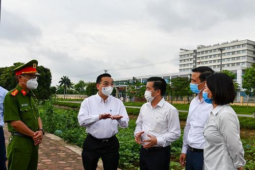Bệnh viện, khu cách ly - những ngày căng mình chống dịch