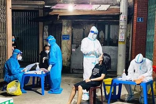 Hà Đông: Xác định 10 trường hợp F1 liên quan đến ca mắc Covid-19 ở Phú Lãm