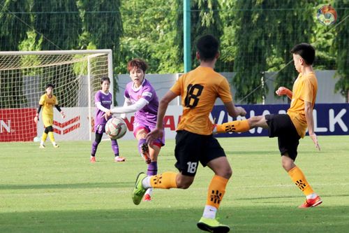Đội tuyển nữ đấu tập với U15 nam futsal: Tiếp tục khắc phục yếu điểm