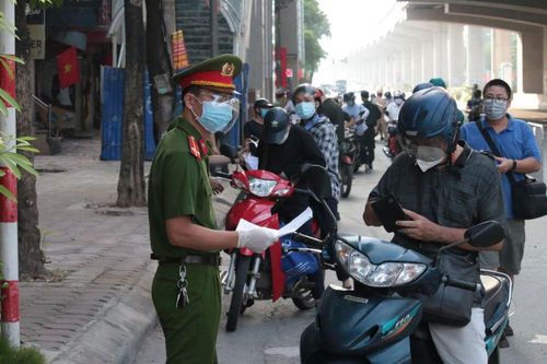 39 chốt kiểm soát giữa 'vùng đỏ', 'vùng xanh' tại Hà Nội