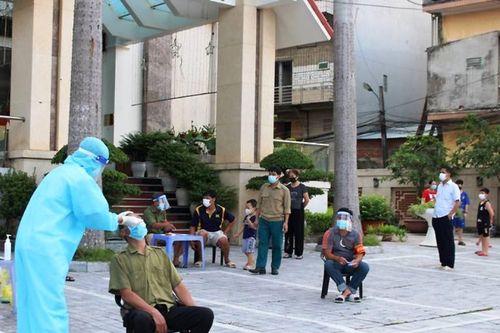 Thanh Hóa: Phòng chống lây nhiễm khi lấy mẫu xét nghiệm SARS-CoV-2