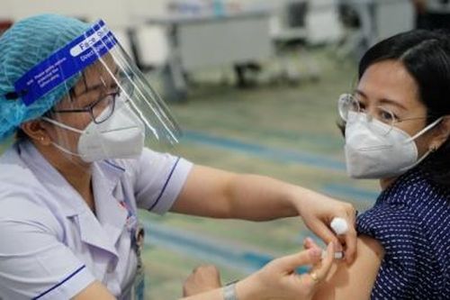 Quá thời hạn vẫn chưa được tiêm mũi 2 vaccine Covid-19 có phải tiêm lại từ đầu hay không?