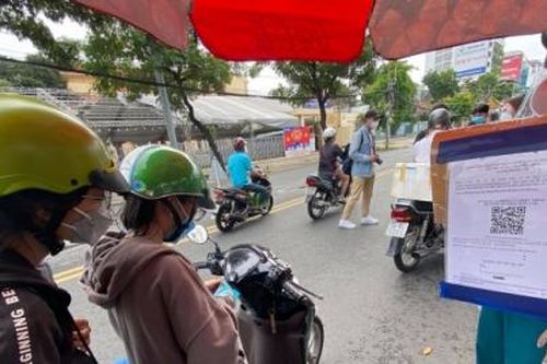 Công an TP. HCM kiểm soát người tham gia giao thông bằng mã QR thay giấy đi đường thế nào?