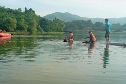 Thanh Hóa: Lật bè trên hồ thủy lợi, 2 người đuối nước thương tâm