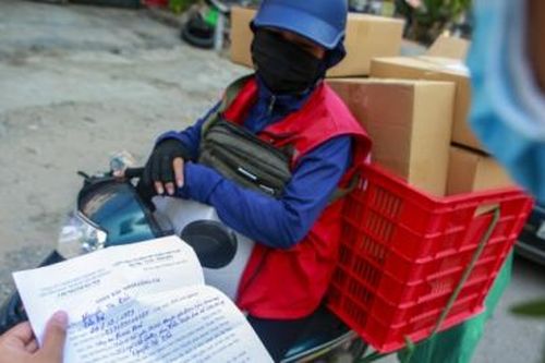 Hoạt động giao hàng, Shipper tại Hà Nội: Cấp phép hoạt động đi đôi với quản lý an toàn