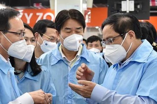 Thủ tướng đề nghị Samsung và các đối tác hỗ trợ Việt Nam thực hiện chiến lược vắc xin