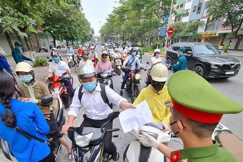 Thủ trưởng đơn vị phải chịu trách nhiệm về danh sách đề nghị cấp giấy đi đường