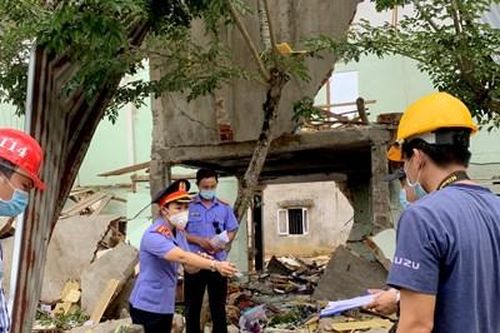 Kiểm sát hiện trường vụ nổ đặc biệt nghiêm trọng ở Quảng Nam