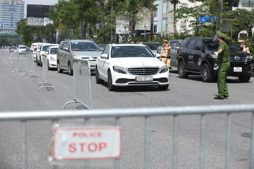 Hà Nội triển khai 39 chốt kiểm soát ở các tuyến đường ra, vào vùng đỏ